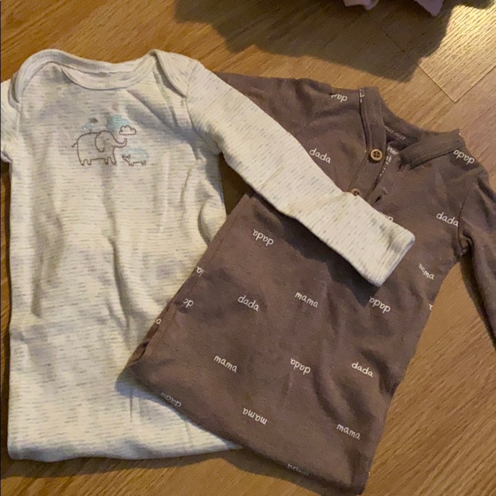Set of two newborn baby carters night gowns